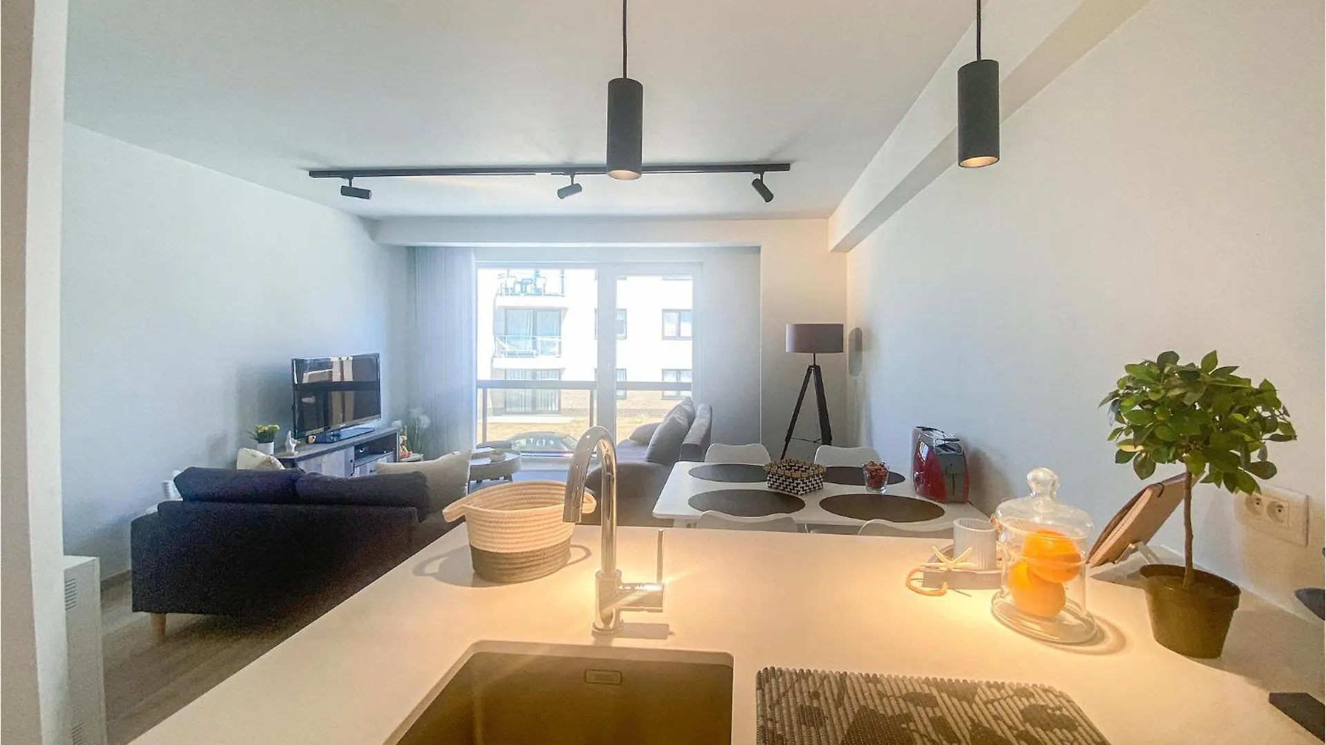 1 Bedroom Lovely Apartment In Oostende Belgium
